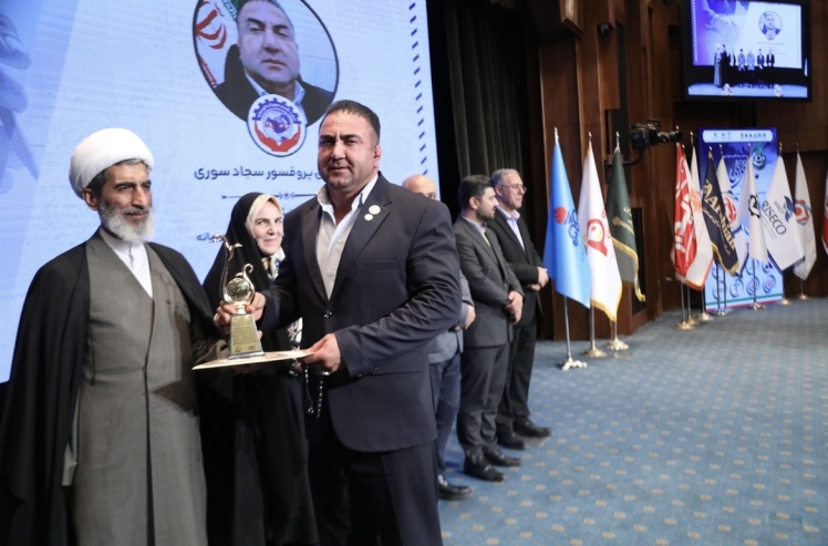 پروفسورسجادسوری مدیربرتروموفق ملی صنعت واقتصاد ایران شد